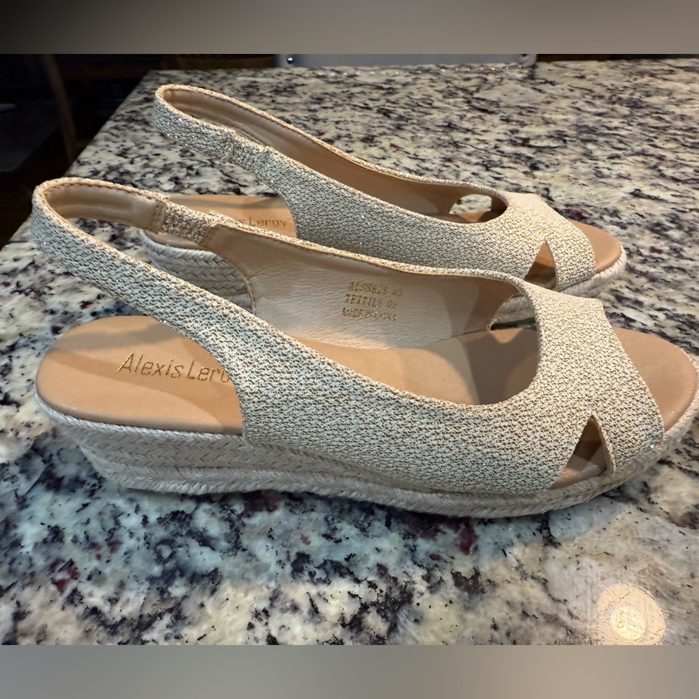 Alexis Leroy Slingback Sandals NWOT Size 9 - Picture 2 of 8